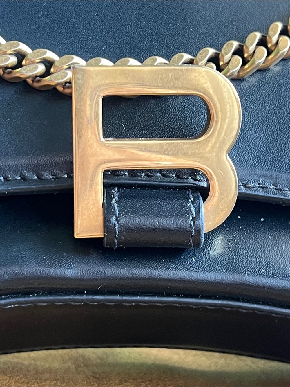 BALENCIAGA Hourglass Crossbody /Antique Gold Chain In Black Calfskin Leather NWT - Picture 5 of 16